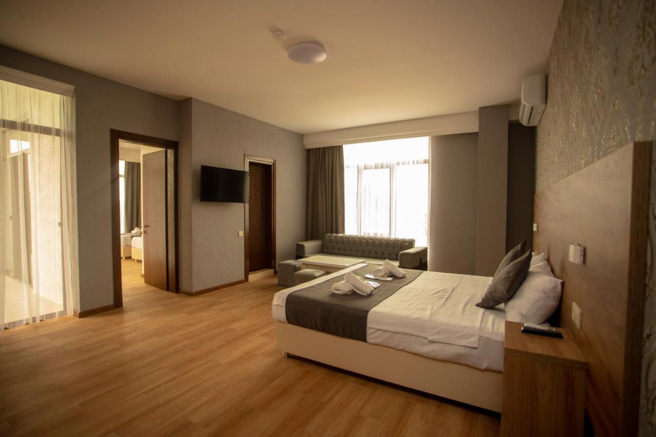 Pollux Hotel Batumi Ngoại thất bức ảnh