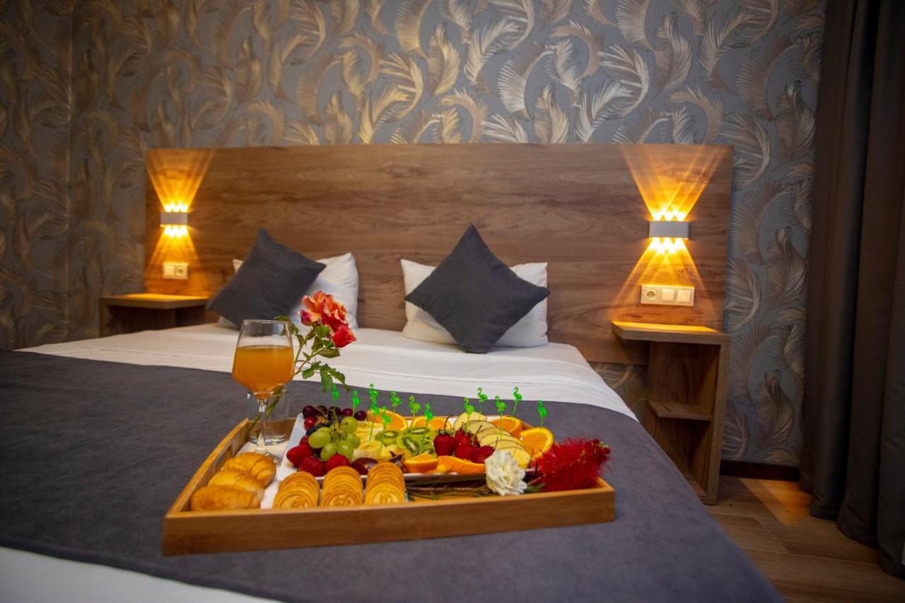 Pollux Hotel Batumi Ngoại thất bức ảnh