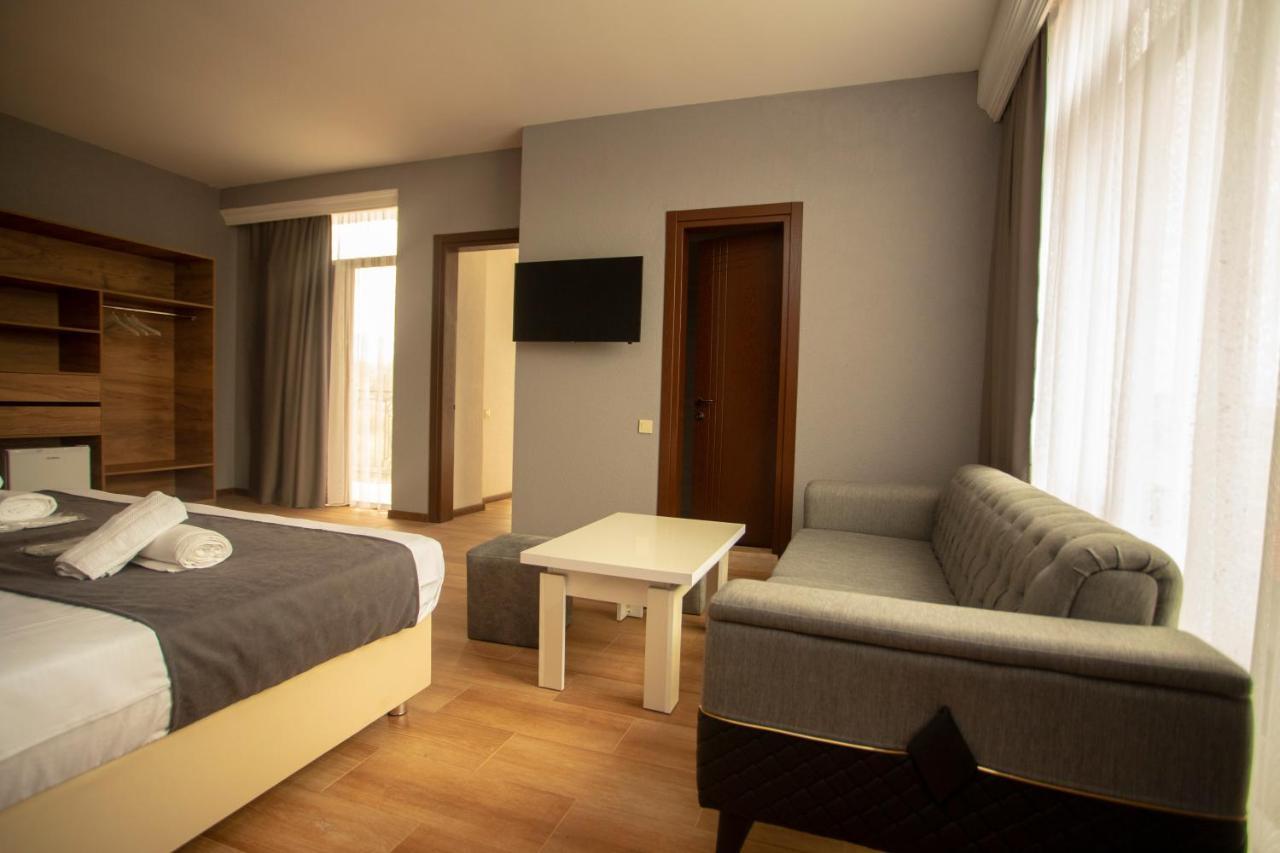 Pollux Hotel Batumi Ngoại thất bức ảnh