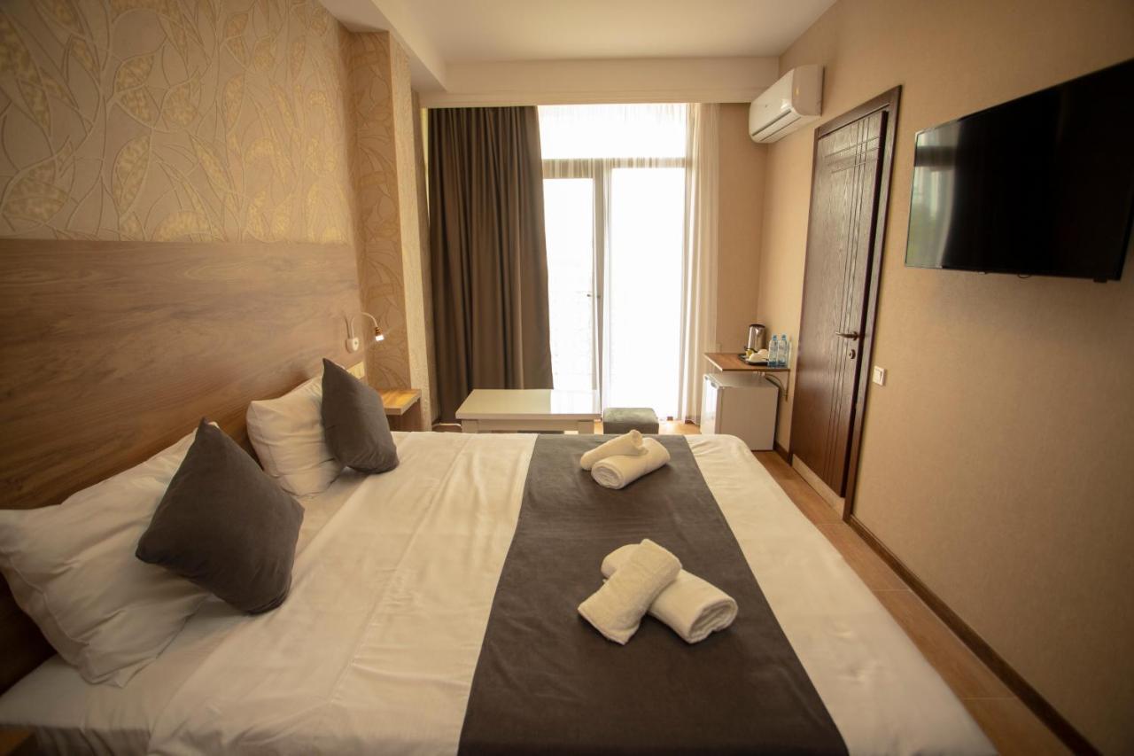 Pollux Hotel Batumi Ngoại thất bức ảnh