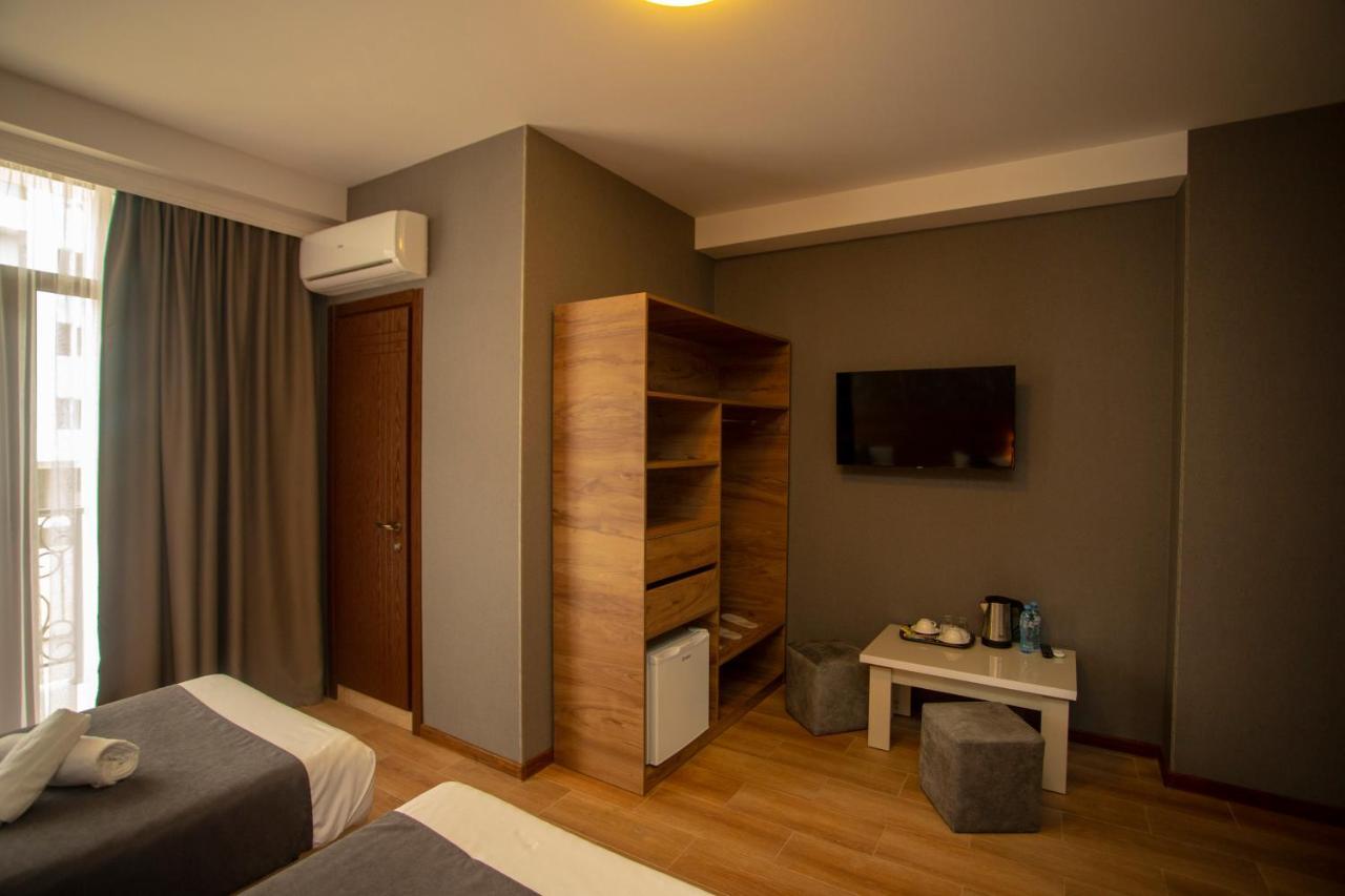 Pollux Hotel Batumi Ngoại thất bức ảnh