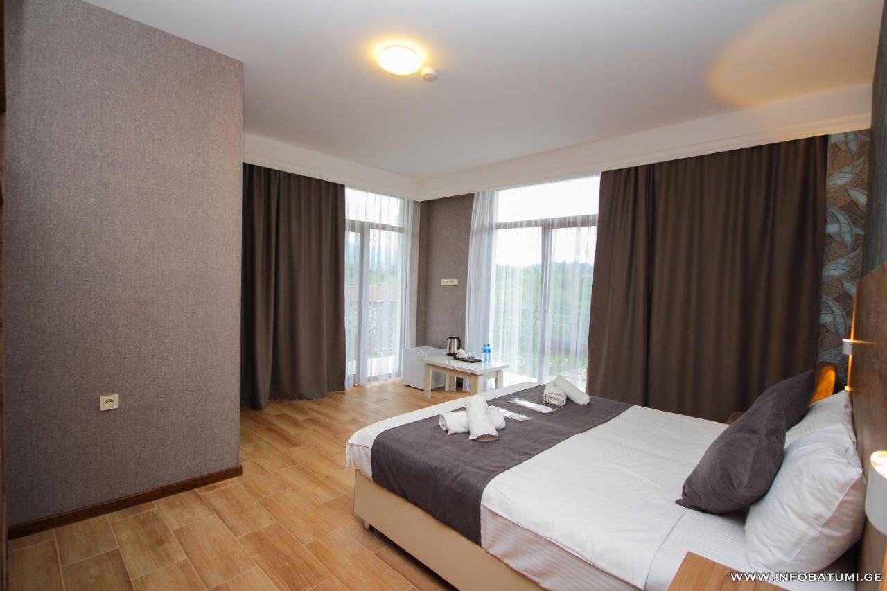 Pollux Hotel Batumi Ngoại thất bức ảnh